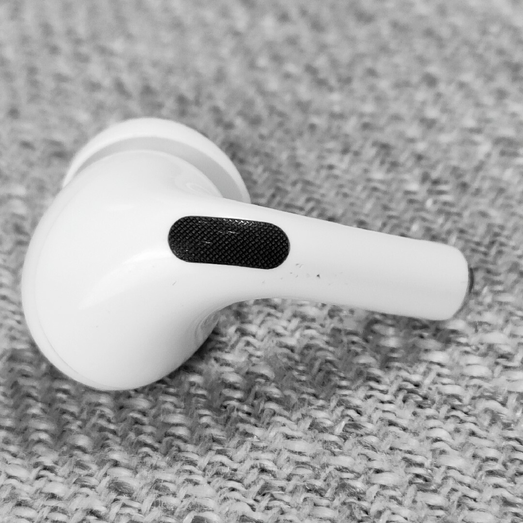 Apple(アップル)のApple AirPods Pro 片耳 R 片方 右耳 774 スマホ/家電/カメラのオーディオ機器(ヘッドフォン/イヤフォン)の商品写真