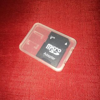 microSDカードのアダプタとケース