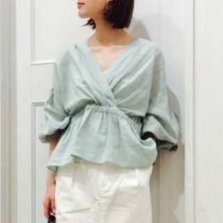 美品 URBAN RESEARCH 高機能 リネン カシュクール ブラウス