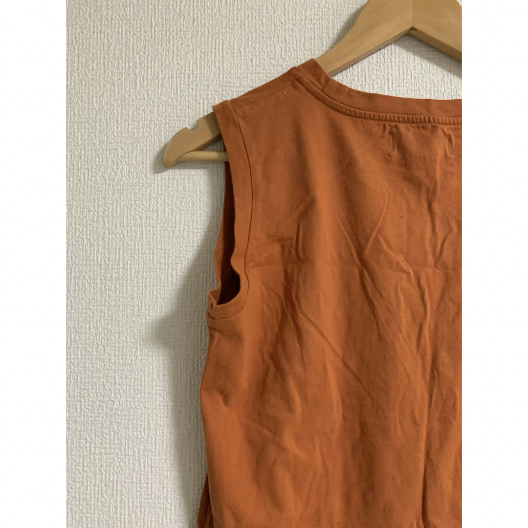 レディース　タンクトップ　オレンジ　シンプル　M レディースのトップス(Tシャツ(半袖/袖なし))の商品写真