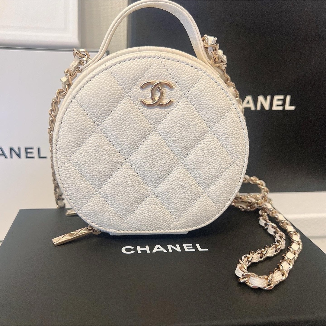 CHANEL(シャネル)の シャネル スモール ヴァニティ ショルダーバッグ ホワイト キャビアスキン  レディースのバッグ(ショルダーバッグ)の商品写真