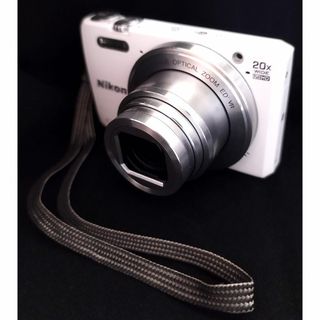 ニコン(Nikon)のデジカメ　Nikon COOLPIX S7000 ホワイト(コンパクトデジタルカメラ)