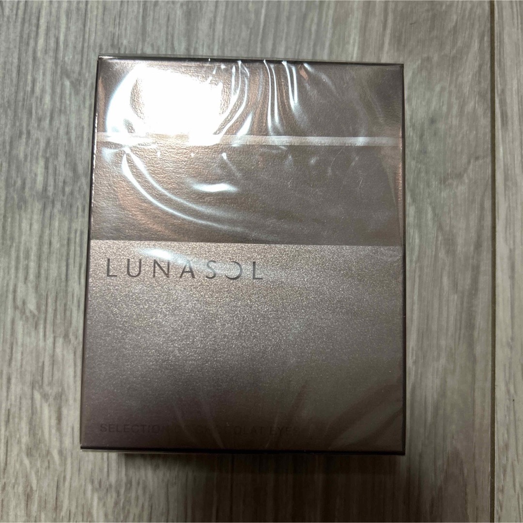 LUNASOL(ルナソル)のLUNASOL セレクション・ドゥ・ショコラアイズ　02 ルナソル コスメ/美容のベースメイク/化粧品(アイシャドウ)の商品写真