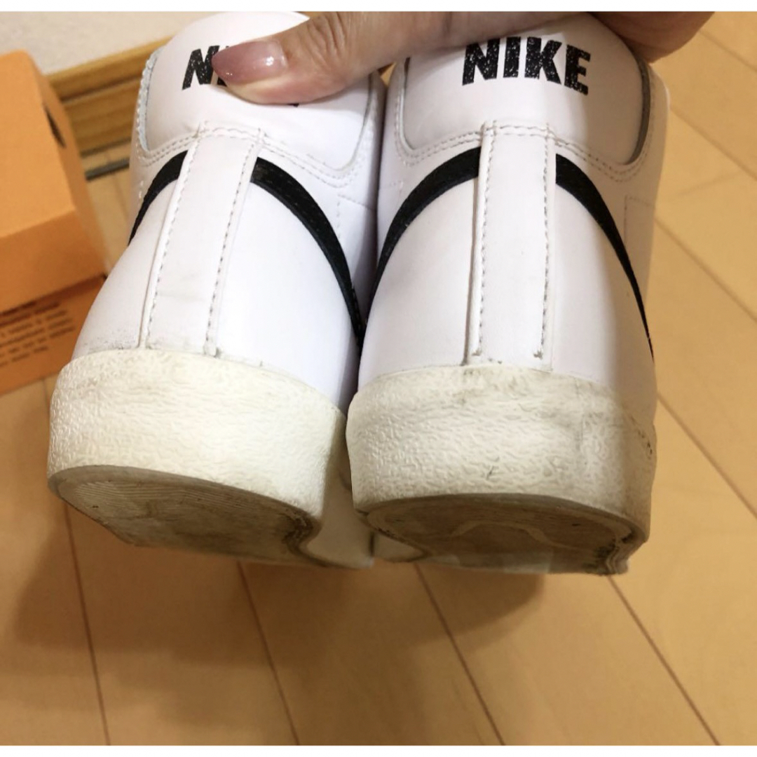 NIKE(ナイキ)のNIKE  BLAZER  MID'77   23.5㎝ レディースの靴/シューズ(スニーカー)の商品写真