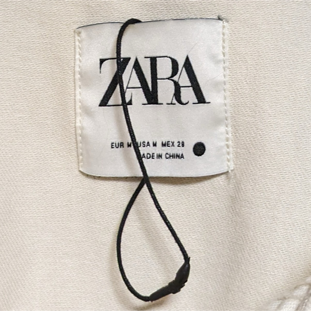 ZARA(ザラ)の美品 ZARA ザラ ダンガリーシャツ デニムシャツ スタッズ 生成 ホワイト系 レディースのトップス(シャツ/ブラウス(長袖/七分))の商品写真