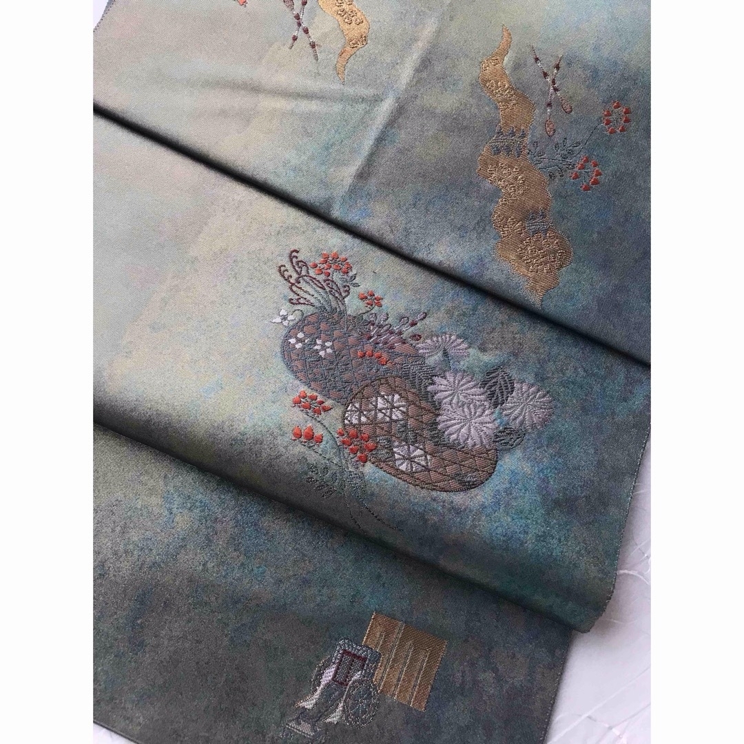 ⚫️エメラルドグリーンとゴールドを混ぜたようなの綺麗な色の刺繍が施された袋帯 レディースの水着/浴衣(帯)の商品写真