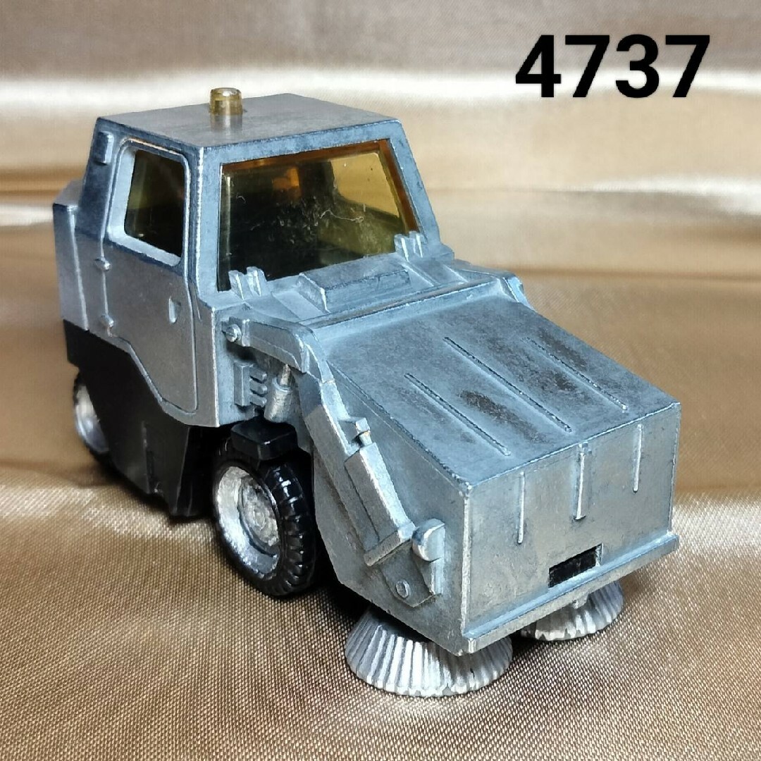 4737 分解ジャンクトミカ メカニカルスイーパー道路清掃車 1/66 エンタメ/ホビーのおもちゃ/ぬいぐるみ(ミニカー)の商品写真