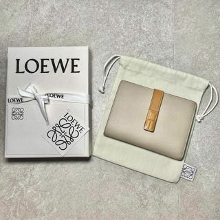 ロエベ(LOEWE)の美品✨LOEWE ロエベ　バーティカルウォレットミディアム　二つ折り財布(財布)