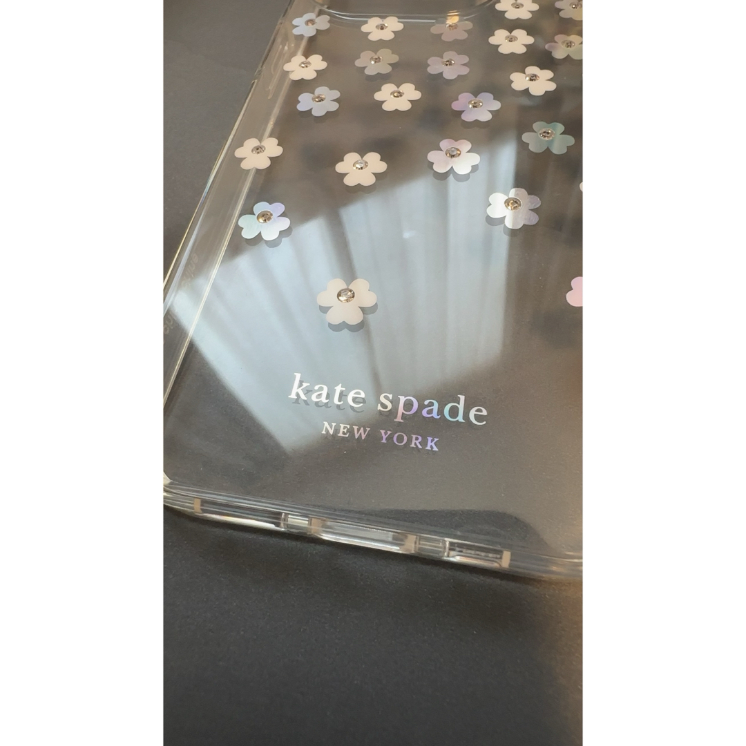 kate spade new york(ケイトスペードニューヨーク)のケイトスペード　iPhone14 Pro スマホケース　フラワー スマホ/家電/カメラのスマホアクセサリー(iPhoneケース)の商品写真