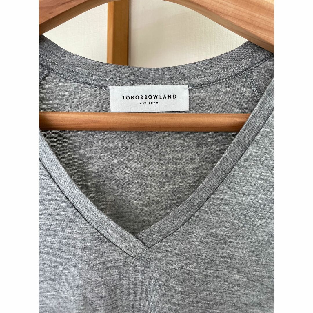 TOMORROWLAND(トゥモローランド)のトゥモローランド　グレーカットソーTシャツ レディースのトップス(Tシャツ(半袖/袖なし))の商品写真