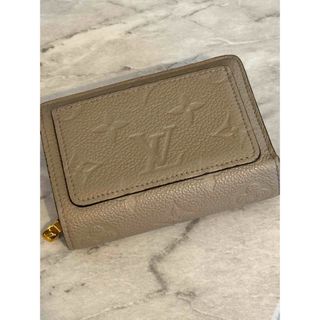 ルイヴィトン(LOUIS VUITTON)のルイヴィトンポルトフォイユクレア　二つ折り財布(財布)