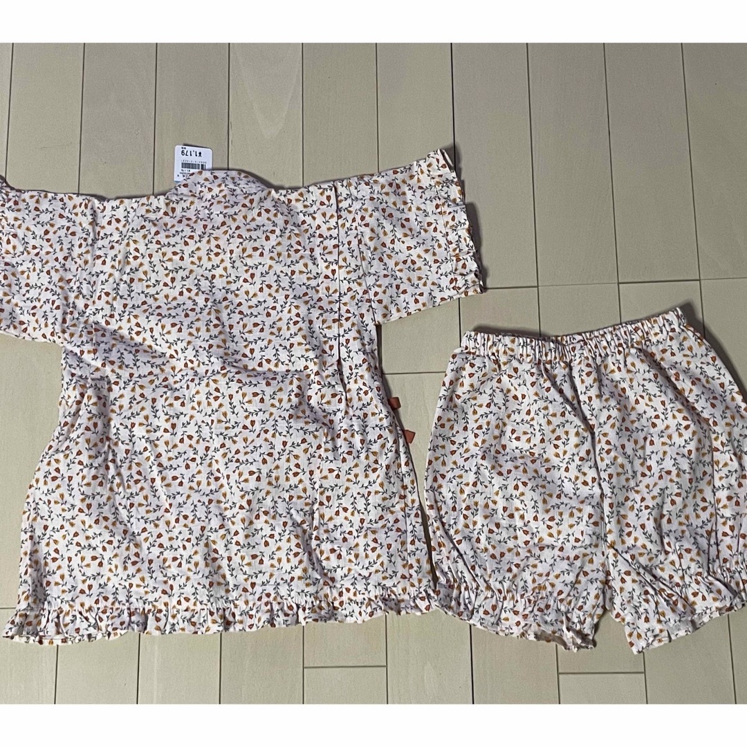 西松屋(ニシマツヤ)の甚平　女の子　110 小花柄 キッズ/ベビー/マタニティのキッズ服男の子用(90cm~)(甚平/浴衣)の商品写真