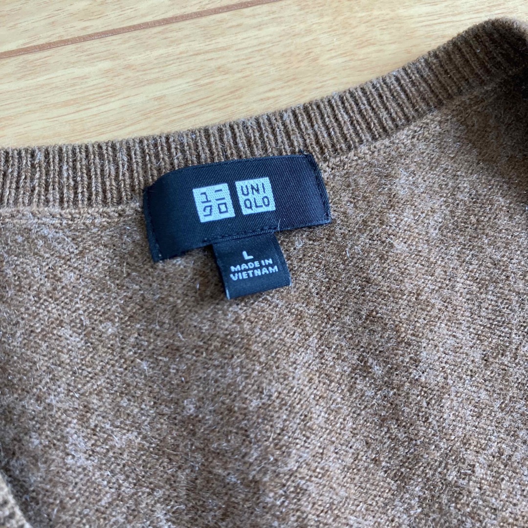 UNIQLO(ユニクロ)のユニクロ　カシミヤ100% Vネックセーター　L メンズのトップス(ニット/セーター)の商品写真
