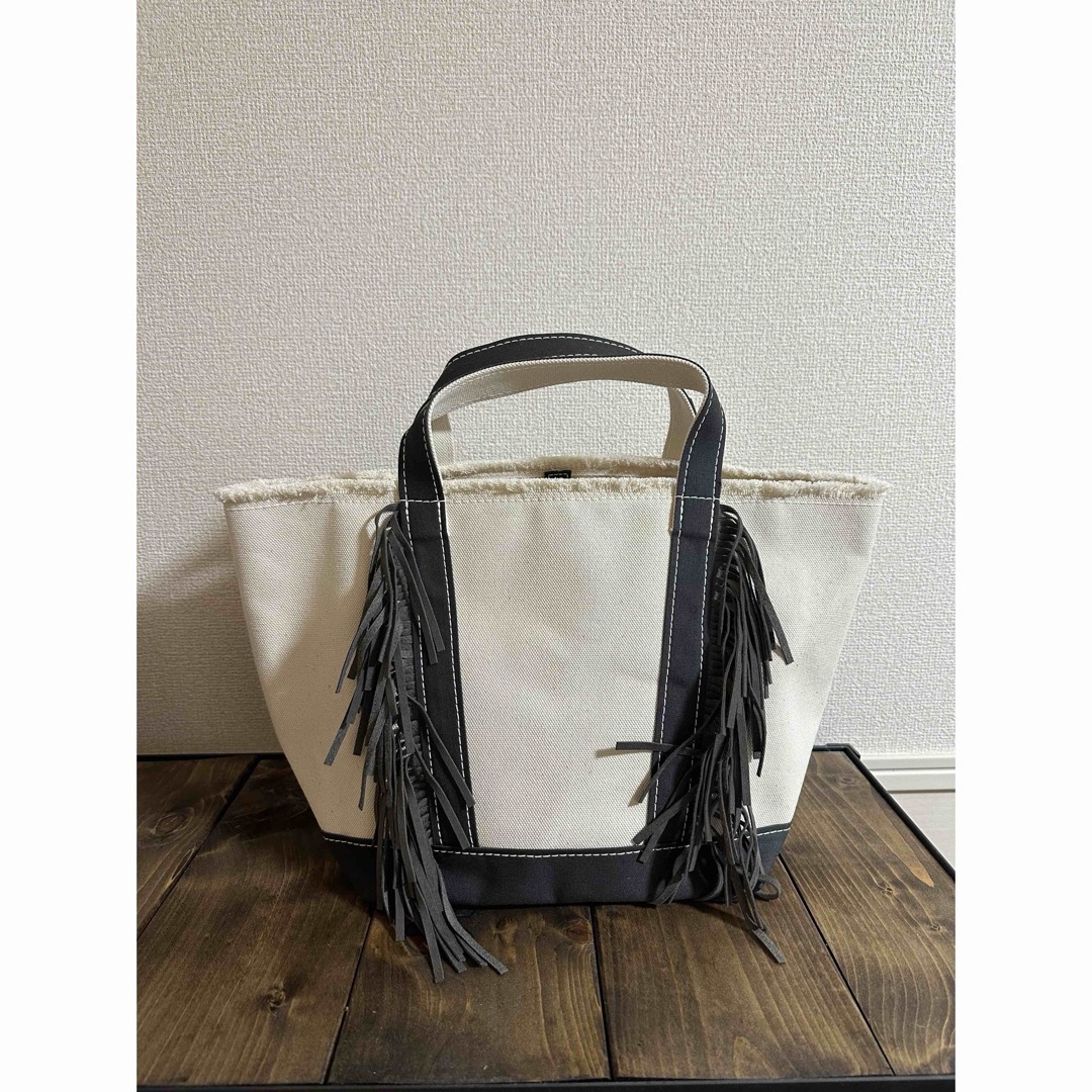 Ayako Eco Suede Tote Bag / M /グレーブラウン レディースのバッグ(トートバッグ)の商品写真