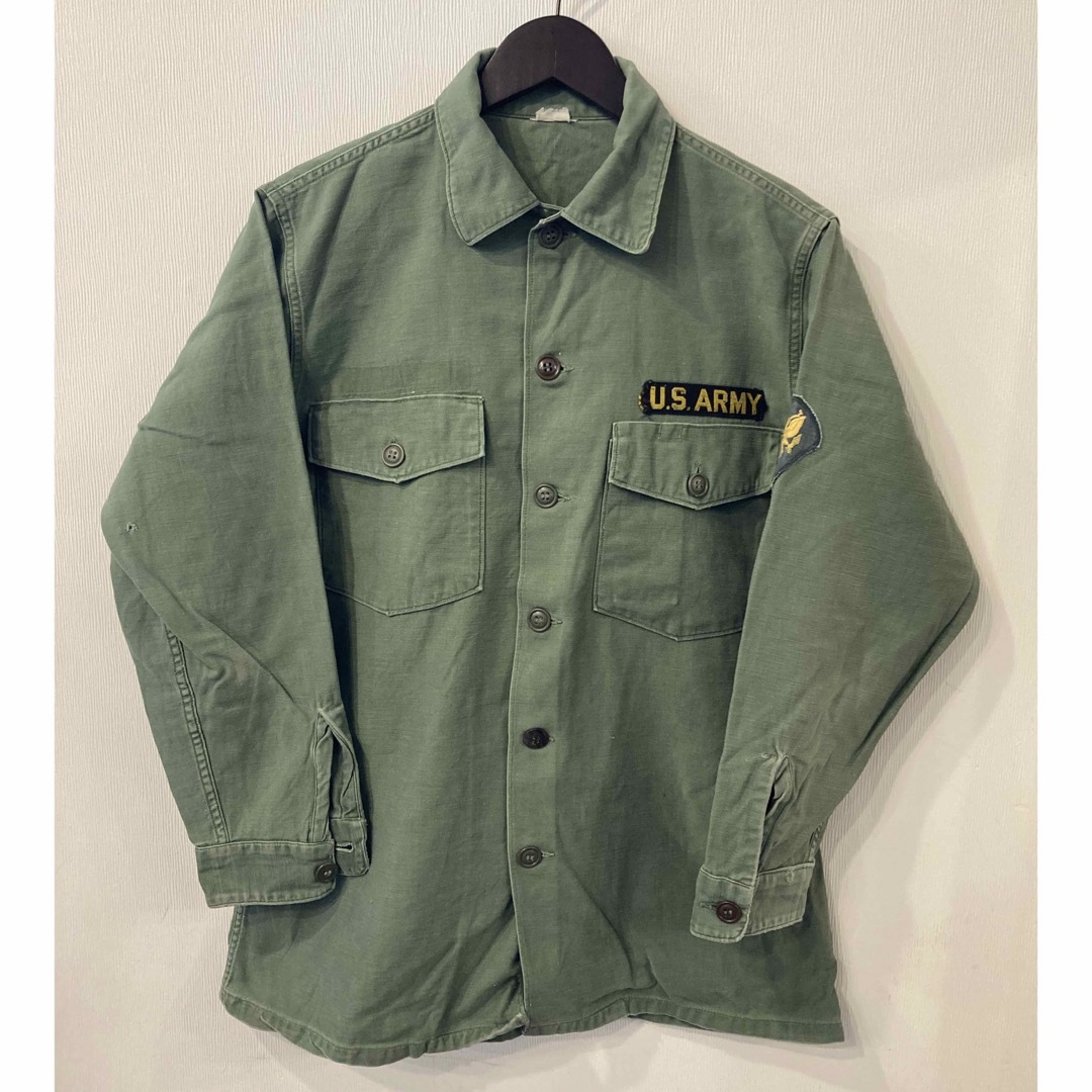 アーミーシャツ　ミリタリー　軍服　古着 メンズのトップス(シャツ)の商品写真