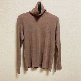 ユニクロ(UNIQLO)のUNIQLO ユニクロ　ブラウン　茶色　ハイネック　ロングTシャツ(Tシャツ(長袖/七分))