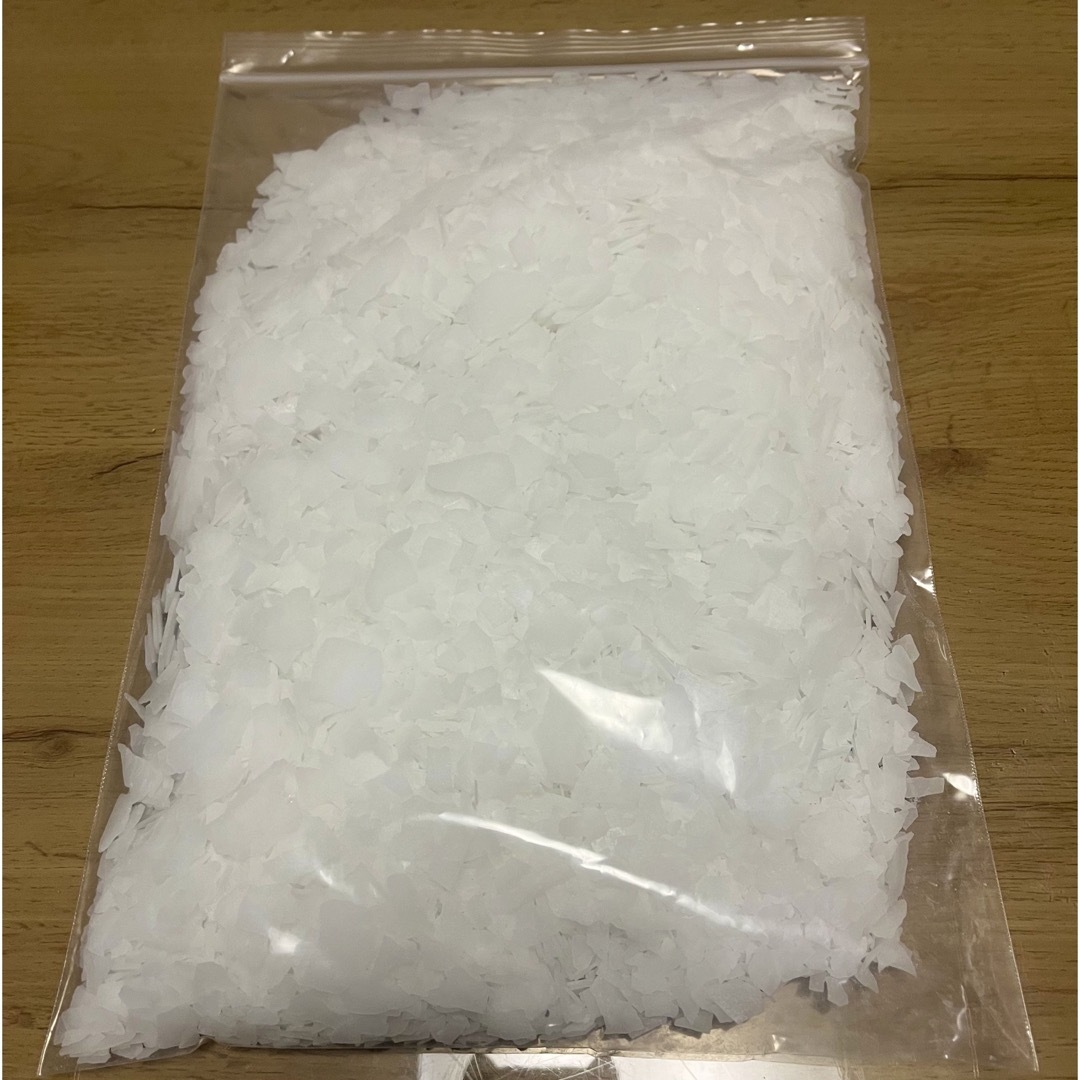 NICHIGA(ニチガ)のニチガ　塩化マグネシウム　フレーク　1kg コスメ/美容のボディケア(入浴剤/バスソルト)の商品写真