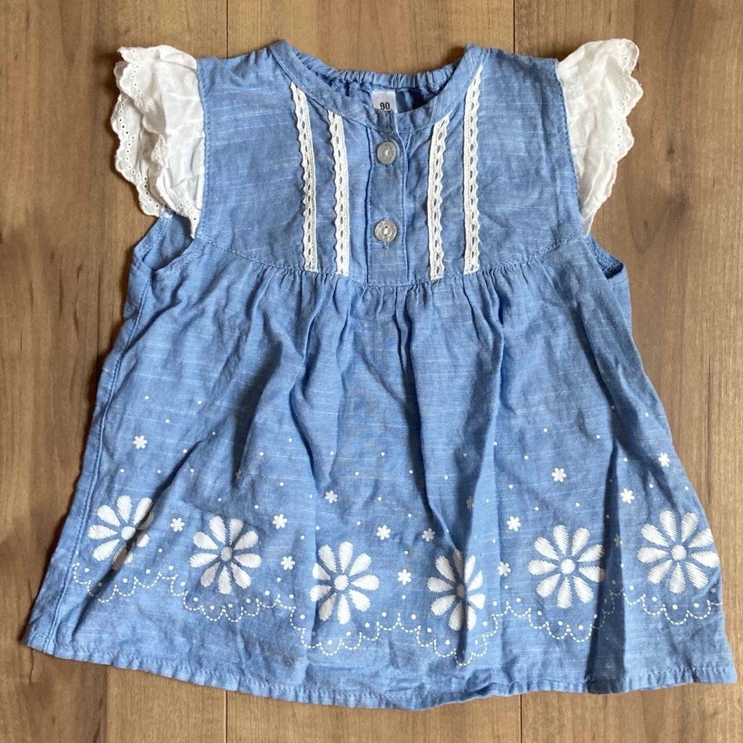 西松屋(ニシマツヤ)の美品　90サイズ　トップス　 キッズ/ベビー/マタニティのキッズ服女の子用(90cm~)(Tシャツ/カットソー)の商品写真