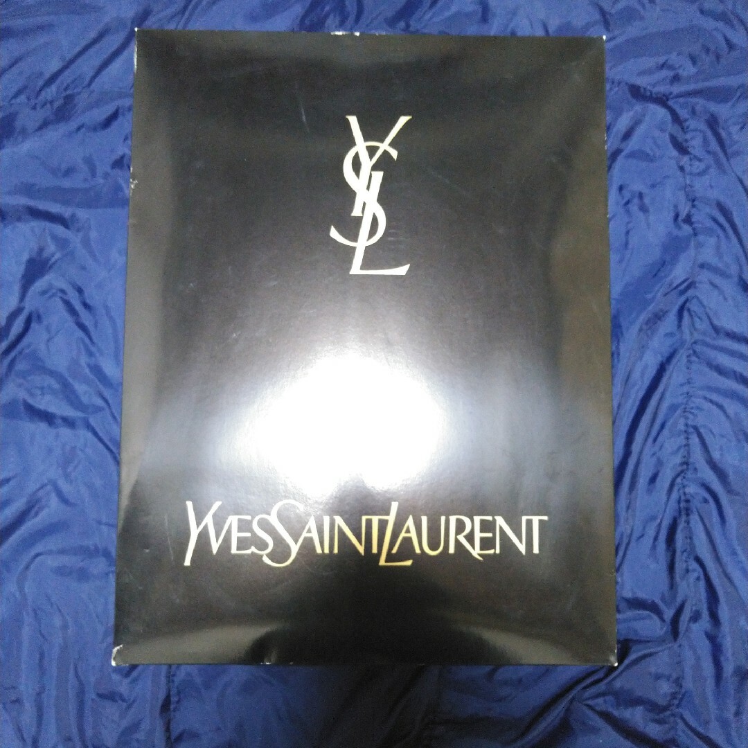 Yves Saint Laurent(イヴサンローラン)のイヴサンローラン　肌がけ布団　140cm×190cm 未使用 インテリア/住まい/日用品の寝具(布団)の商品写真