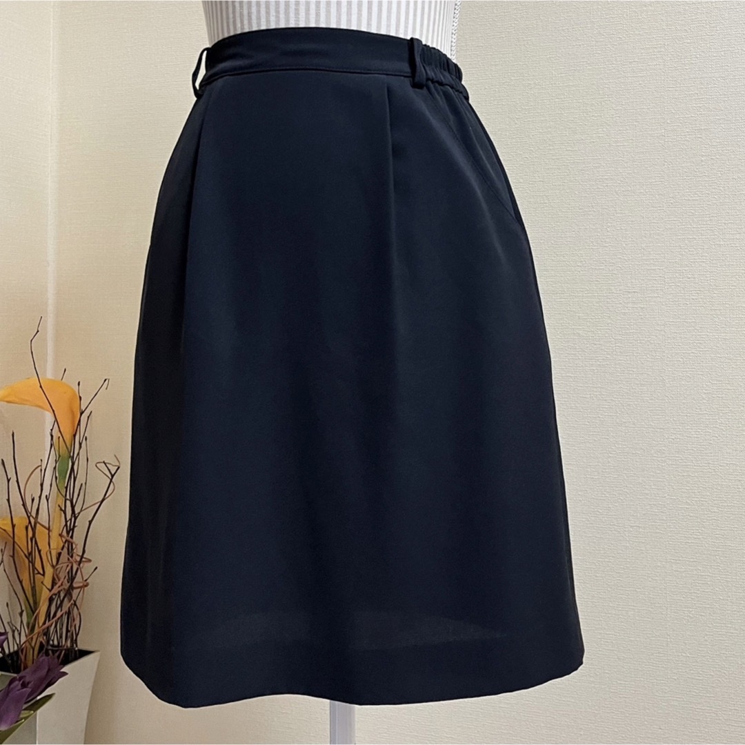LEONARD レオナール ロゴ刻印 金ボタン ロゴ刺繍 膝丈 スカート 黒 M LEONARD レオナール ロゴ刻印 金ボタン ロゴ刺繍 膝丈 スカート 黒 M