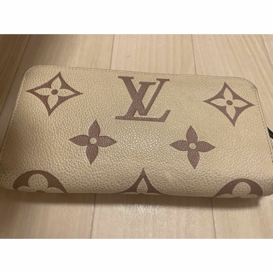 LOUIS VUITTON(ルイヴィトン)のルイヴィトン　長財布　バイカラー　モノグラム　ジッピーウォレット レディースのファッション小物(財布)の商品写真