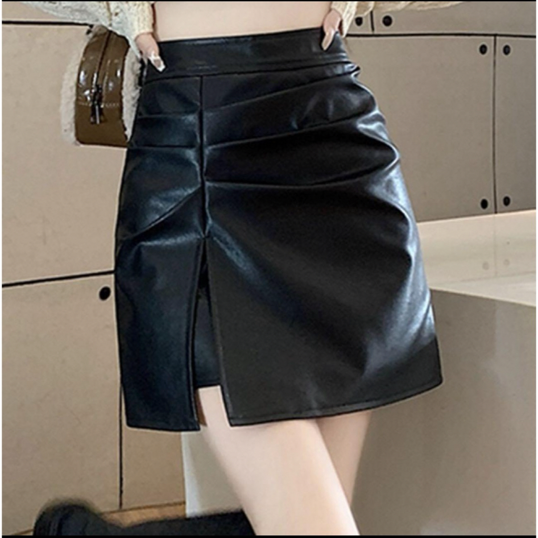 【新品】韓国ファッション　スリットレザースカート レディースのスカート(ミニスカート)の商品写真