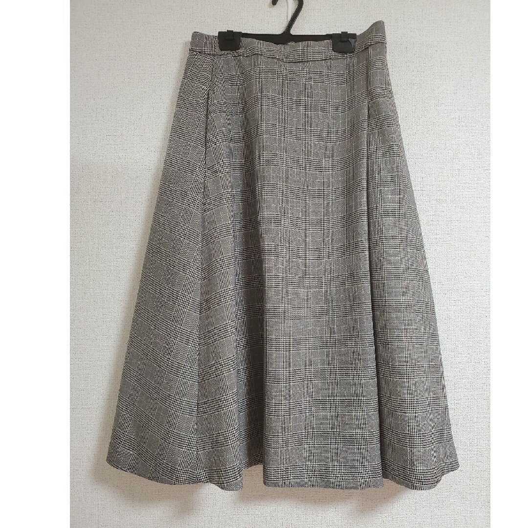新品　タグなし　ロングスカート　フレアスカート　Lサイズ　チェック柄　ボリューム レディースのスカート(ロングスカート)の商品写真