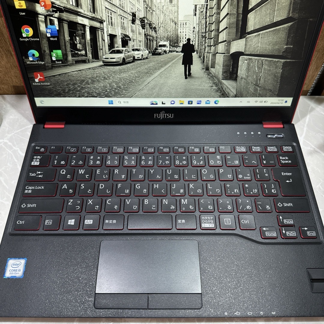 富士通(フジツウ)のLIFEBOOK UH75☘️i5第8世代☘️メモ4GB☘️SSD128GB スマホ/家電/カメラのPC/タブレット(ノートPC)の商品写真