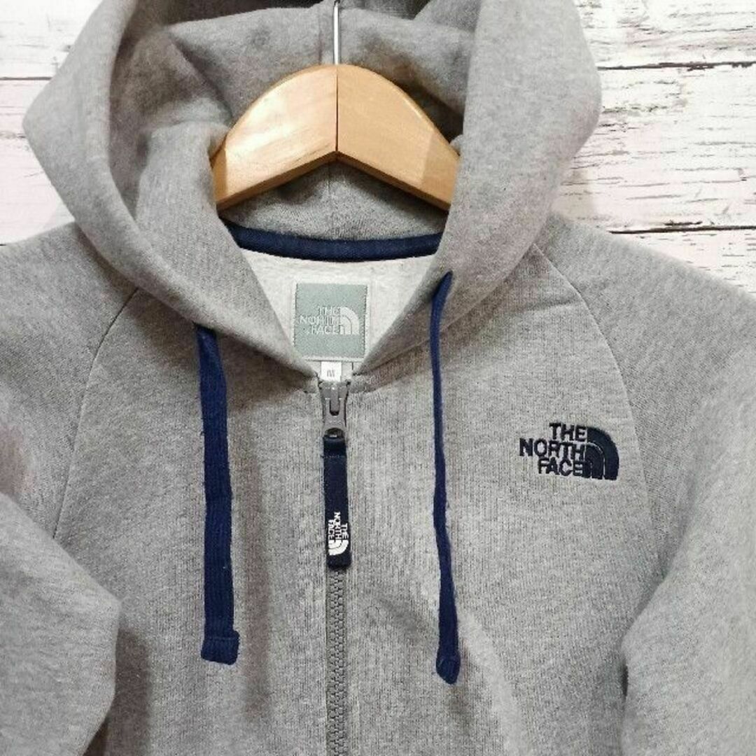 THE NORTH FACE(ザノースフェイス)の✨人気✨ ザノースフェイス パーカー グレー M キャンプ アウトドア レディースのトップス(パーカー)の商品写真