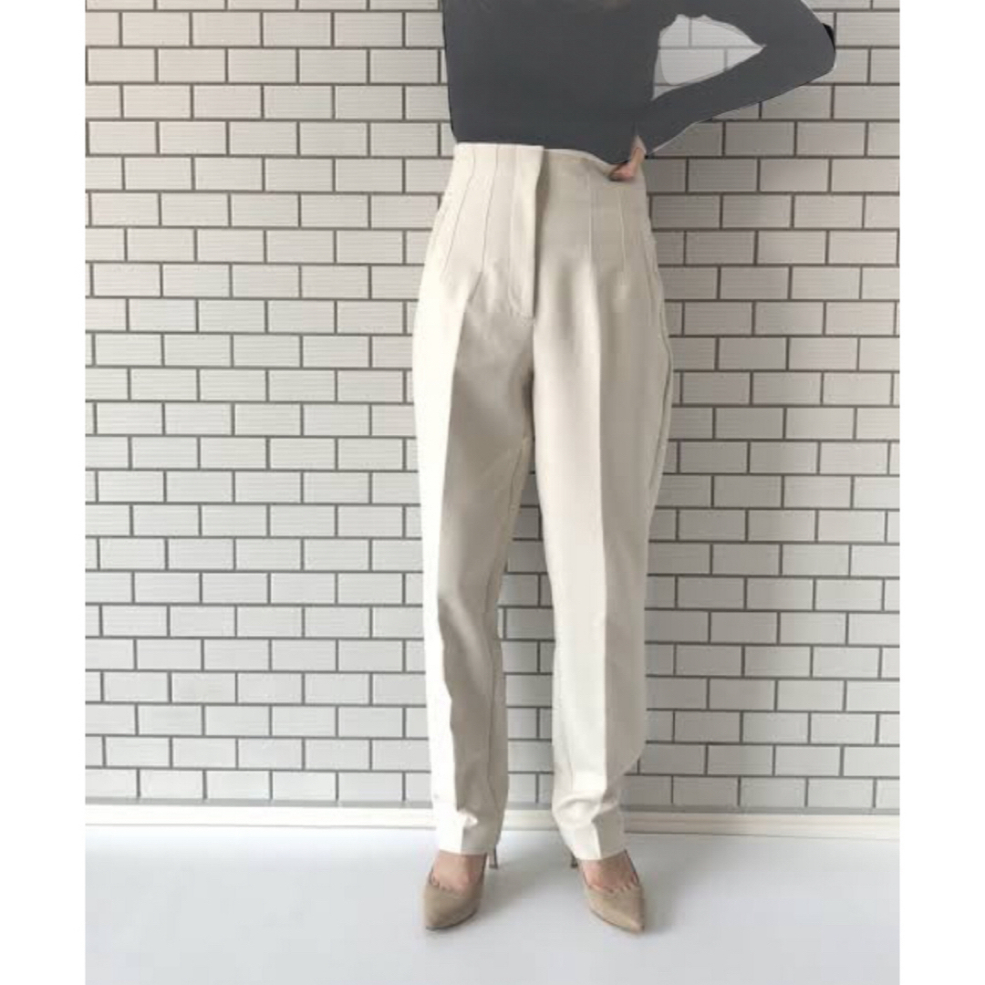 ZARA(ザラ)の【ZARA】ハイウエストテーパードパンツ XS レディースのパンツ(その他)の商品写真