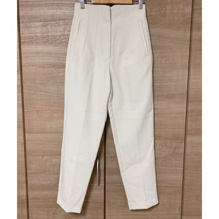 ザラ(ZARA)の【ZARA】ハイウエストテーパードパンツ XS(その他)