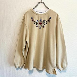 VINTAGE - アメリカ古着　ハート柄　刺繍　トレーナー　スウェット　裏起毛　レトロ R112