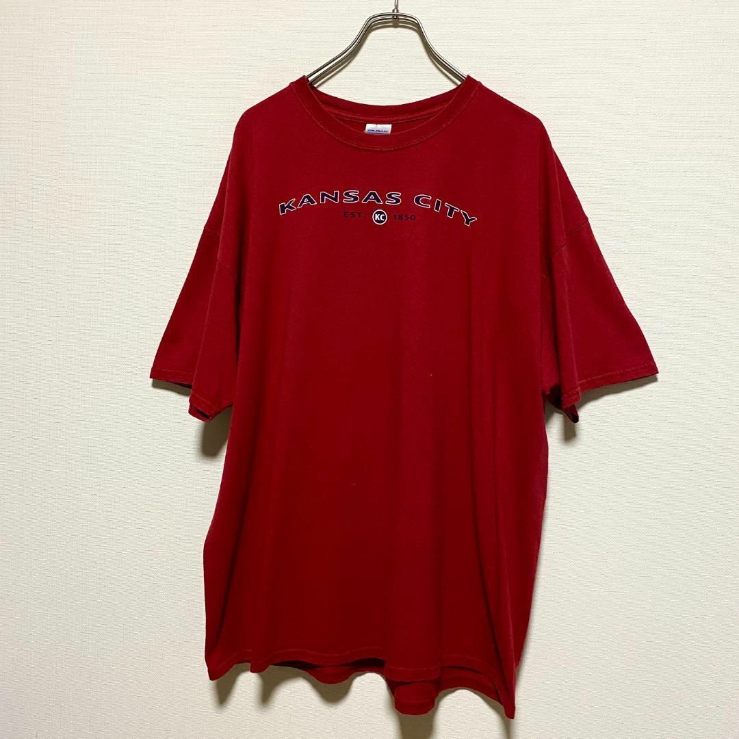 GILDAN(ギルタン)のアメリカ古着　カンザスシティ 半袖　Tシャツ　プリント　2XL レッド　Q221 メンズのトップス(Tシャツ/カットソー(半袖/袖なし))の商品写真