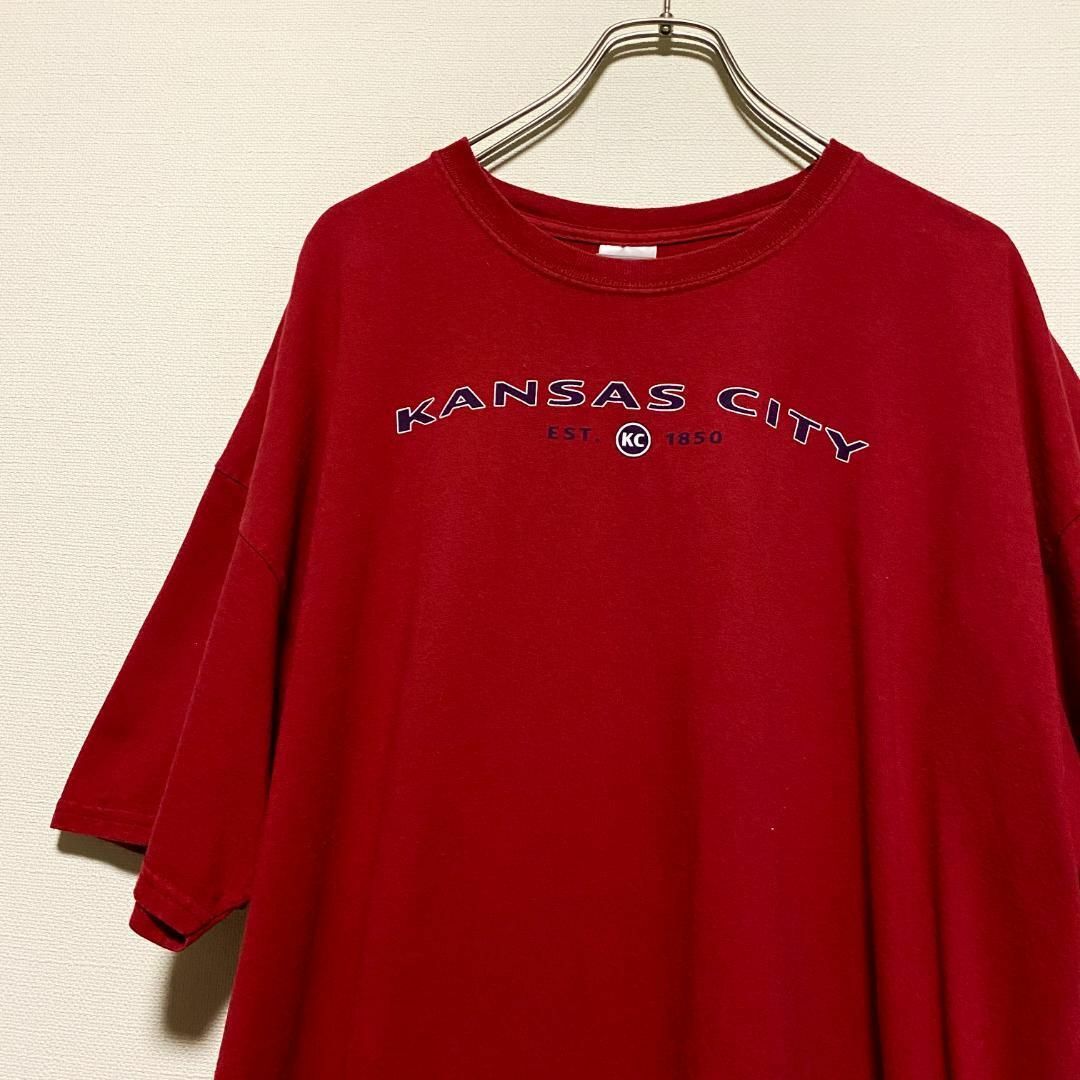 GILDAN(ギルタン)のアメリカ古着　カンザスシティ 半袖　Tシャツ　プリント　2XL レッド　Q221 メンズのトップス(Tシャツ/カットソー(半袖/袖なし))の商品写真