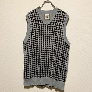 オールドネイビー(Old Navy)のアメリカ古着　OLD NAVY ニット　ベスト　セーター　総柄　Vネック(ニット/セーター)