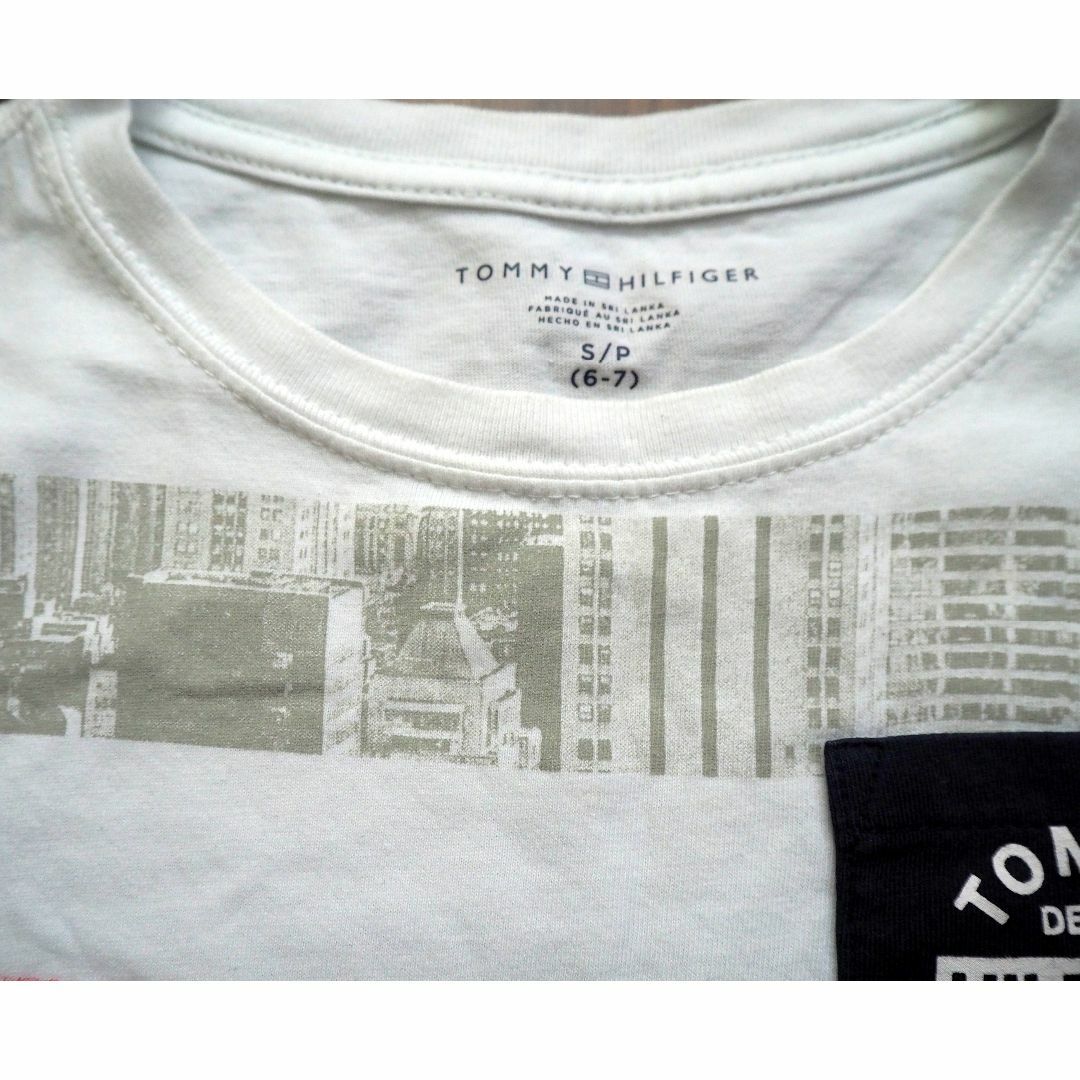 TOMMY HILFIGER(トミーヒルフィガー)のTOMMY HILFIGERトミーヒルフィガー 半袖Tシャツ 6-7 120㎝ キッズ/ベビー/マタニティのキッズ服男の子用(90cm~)(Tシャツ/カットソー)の商品写真