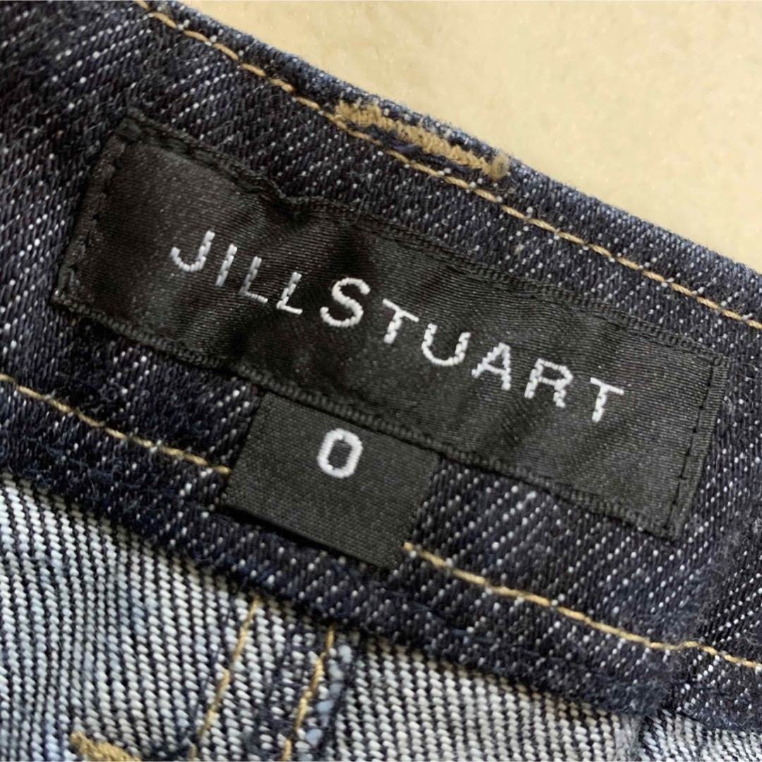 JILLSTUART(ジルスチュアート)の【新品タグ付】JILLSTUARTタイトデニムスカート　サイズ0 膝丈スカート レディースのスカート(ひざ丈スカート)の商品写真