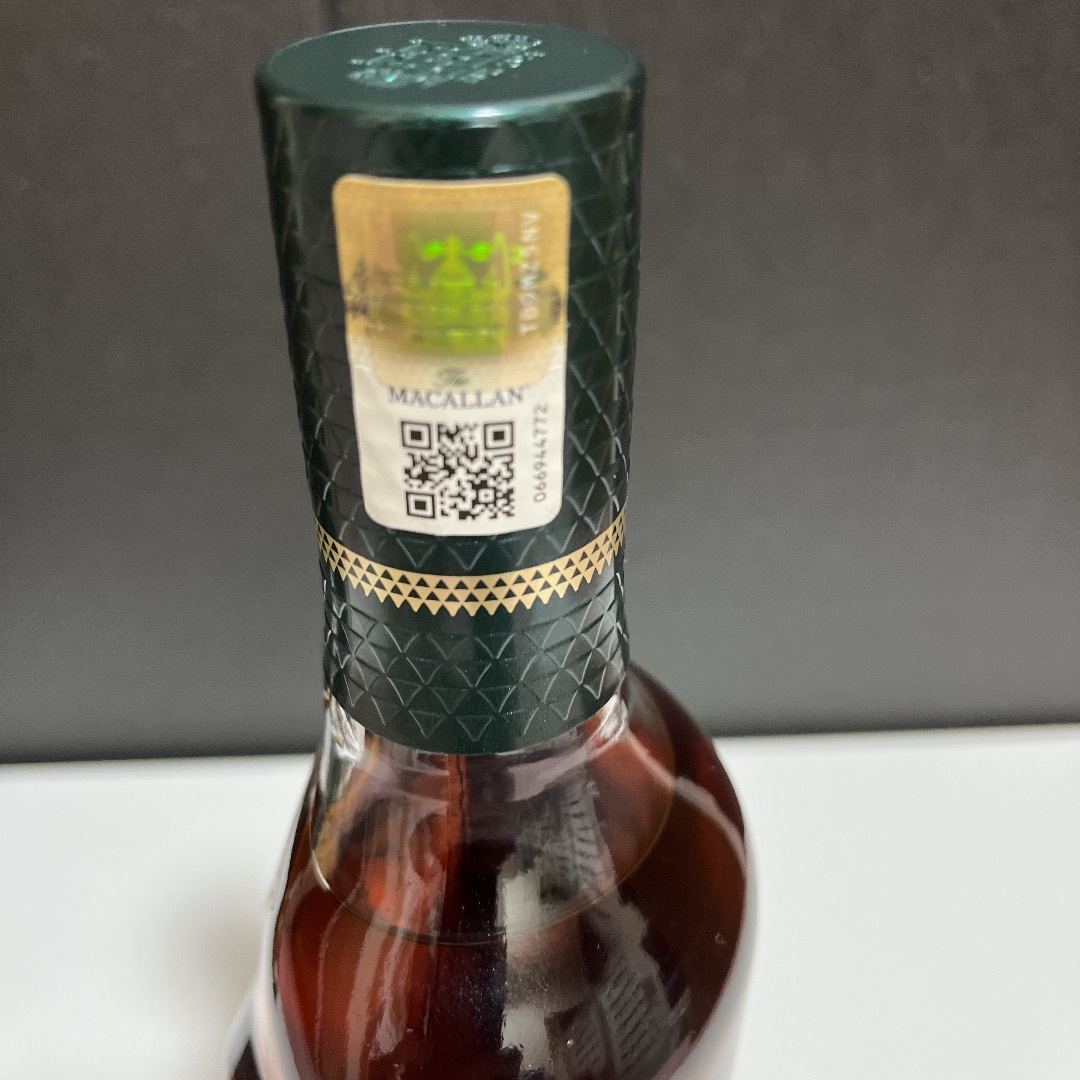 マッカラン(マッカラン)のMACALLAN   マッカラン　ルミナ　　（送料込み） 食品/飲料/酒の酒(ウイスキー)の商品写真