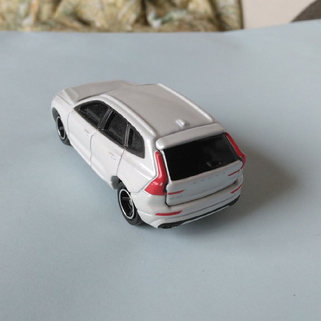 トミカ　ボルボXC60 エンタメ/ホビーのおもちゃ/ぬいぐるみ(ミニカー)の商品写真