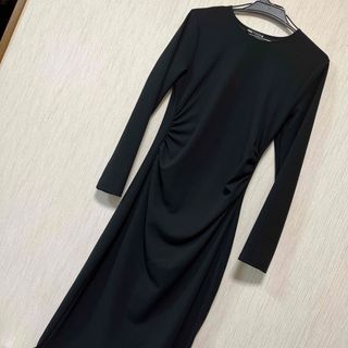 ザラ(ZARA)の新品・ZARAウエストギャザーワンピース・M・黒(ロングワンピース/マキシワンピース)