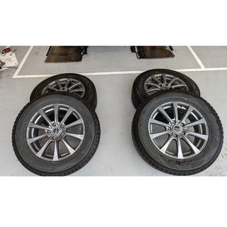 ダンロップスタッドレスタイヤ（225/65R17）