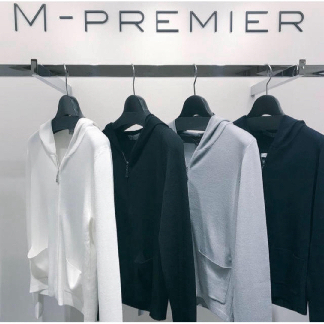 M-premier(エムプルミエ)の　連休今だけお値下げ中！【M-PREMIER】カーディガン•パーカー白 レディースのトップス(カーディガン)の商品写真