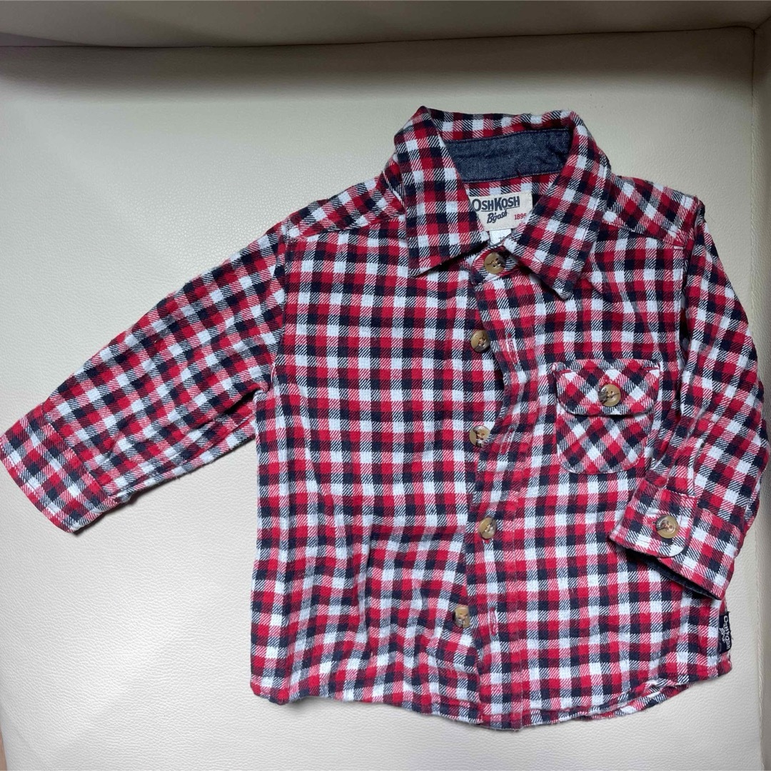 OshKosh(オシュコシュ)のオシュコシュ　ギンガムチェックシャツ　70サイズ キッズ/ベビー/マタニティのベビー服(~85cm)(シャツ/カットソー)の商品写真