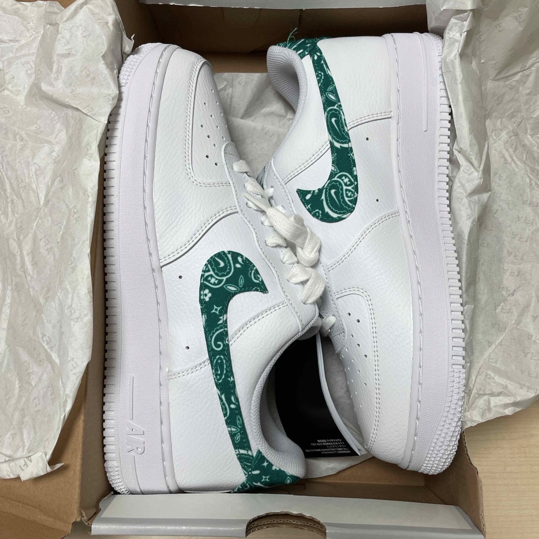 NIKE(ナイキ)のNIKE (WMNS)AIR FORCE 1 '07 ESS メンズの靴/シューズ(スニーカー)の商品写真