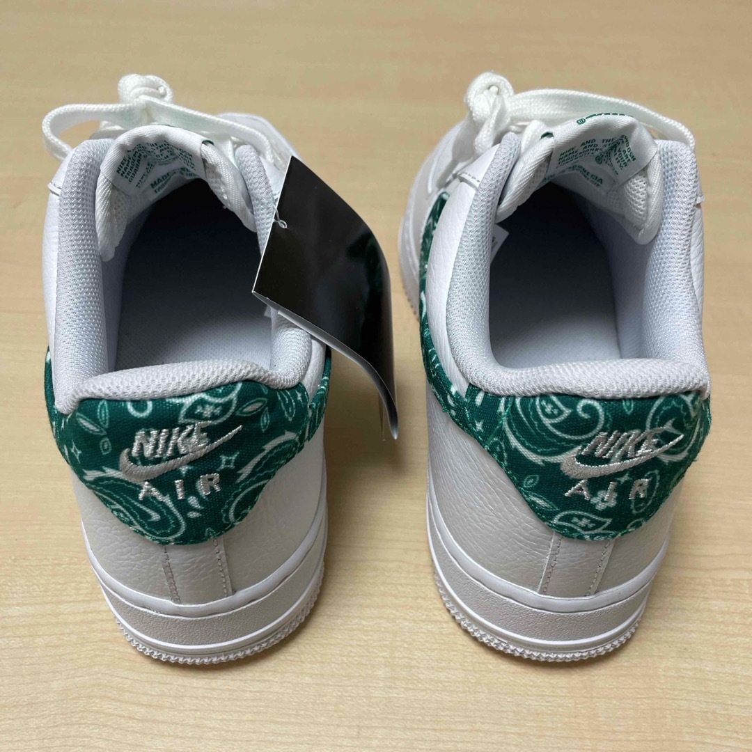 NIKE(ナイキ)のNIKE (WMNS)AIR FORCE 1 '07 ESS メンズの靴/シューズ(スニーカー)の商品写真