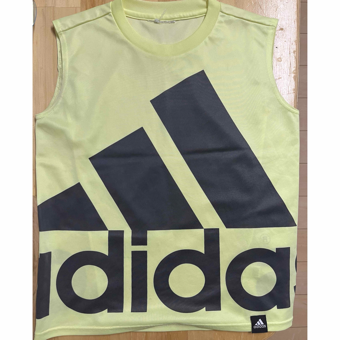 adidas(アディダス)のadidas アディダス　150サイズ　夏用 キッズ/ベビー/マタニティのキッズ服男の子用(90cm~)(Tシャツ/カットソー)の商品写真