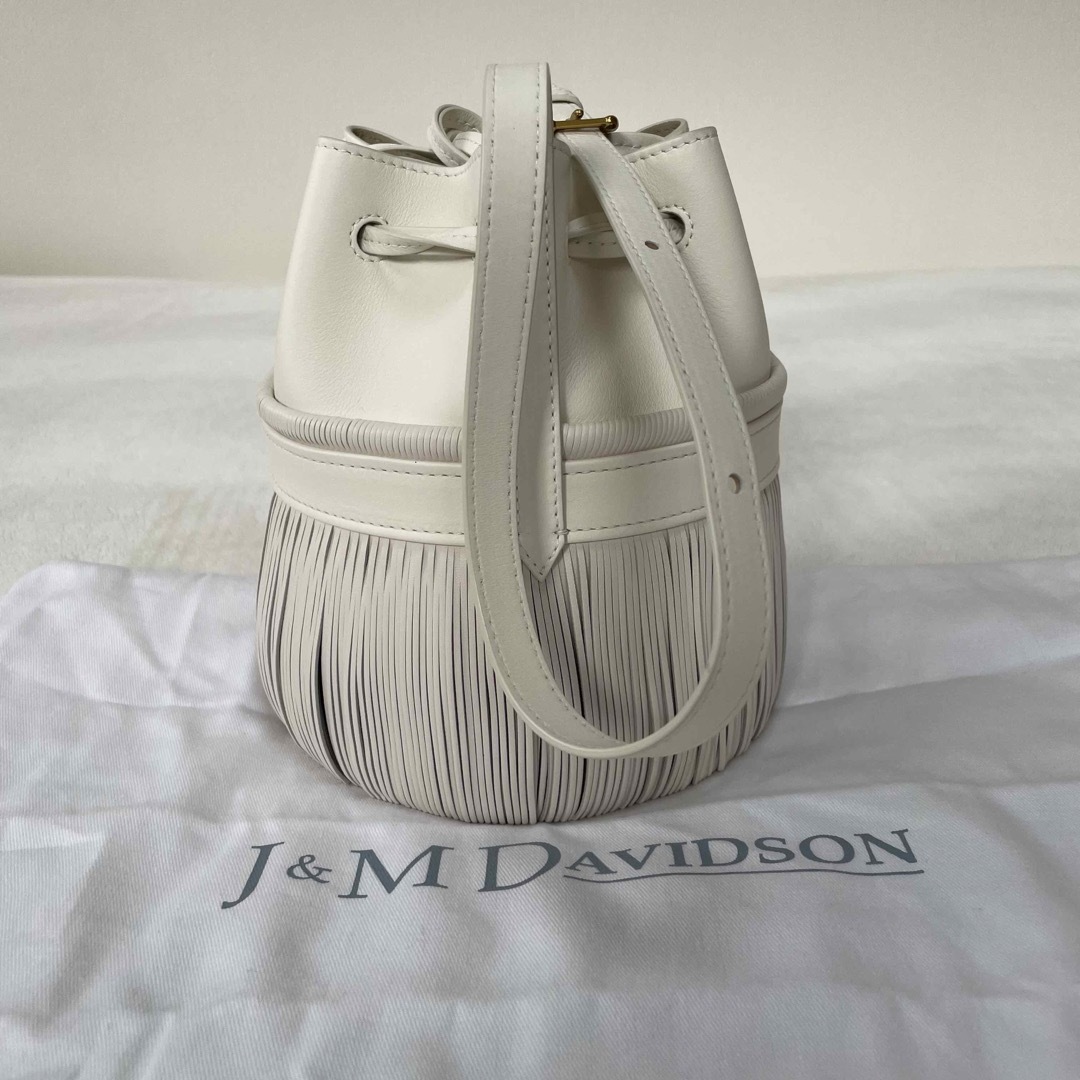 J&M DAVIDSON(ジェイアンドエムデヴィッドソン)の超美品 j&mdavidson caroival カーニバル ホワイト 高垣麗子 レディースのバッグ(ショルダーバッグ)の商品写真