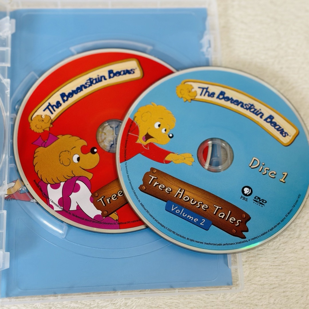 新品同様☆英語版  Berenstain bears volume2 DVD2枚 エンタメ/ホビーのDVD/ブルーレイ(キッズ/ファミリー)の商品写真