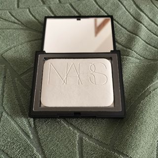 ナーズ(NARS)のNARS　ライトリフレクティングセッティングパウダー　プレスト(フェイスパウダー)