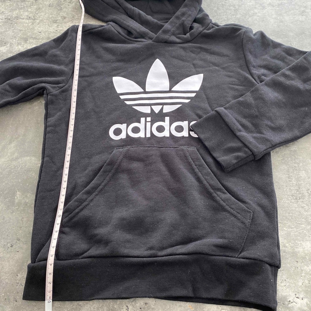 adidas(アディダス)のadidasパーカー120 新品 キッズ/ベビー/マタニティのキッズ服男の子用(90cm~)(Tシャツ/カットソー)の商品写真